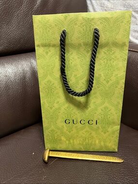 Gucci shopping bag 🛍️